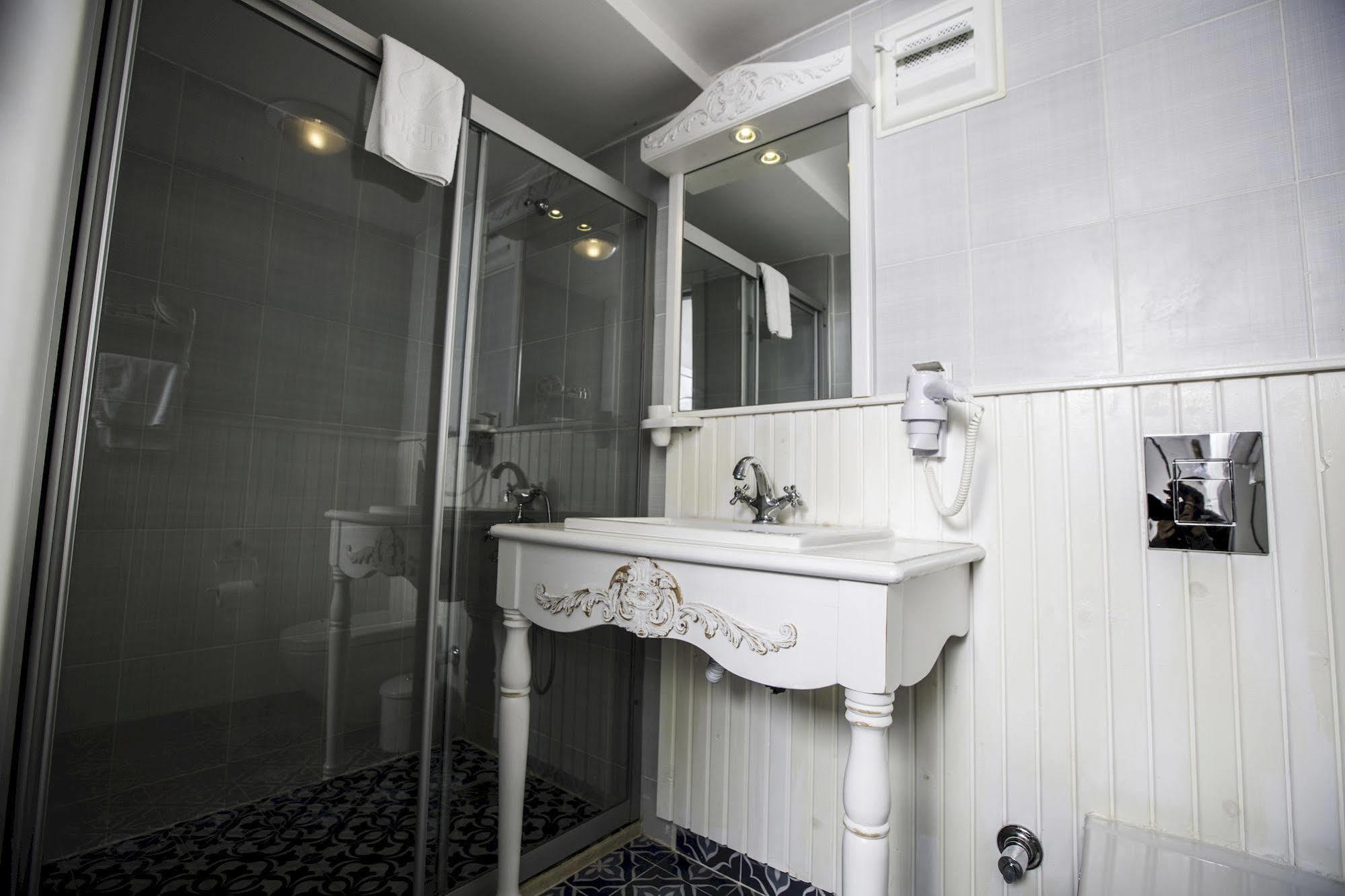 The White Hotel Alacati Exterior foto
